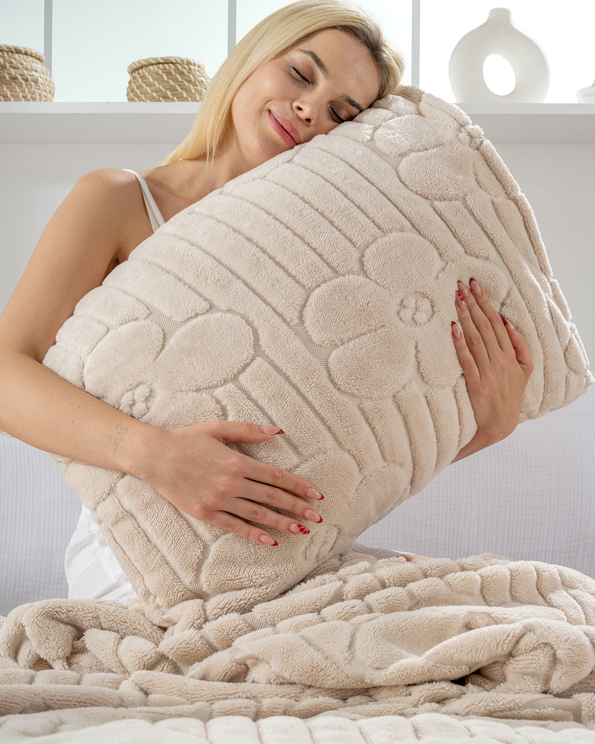 Bej Çiçek Desenli Wellsoft Battaniye & Yastık Kılıfı