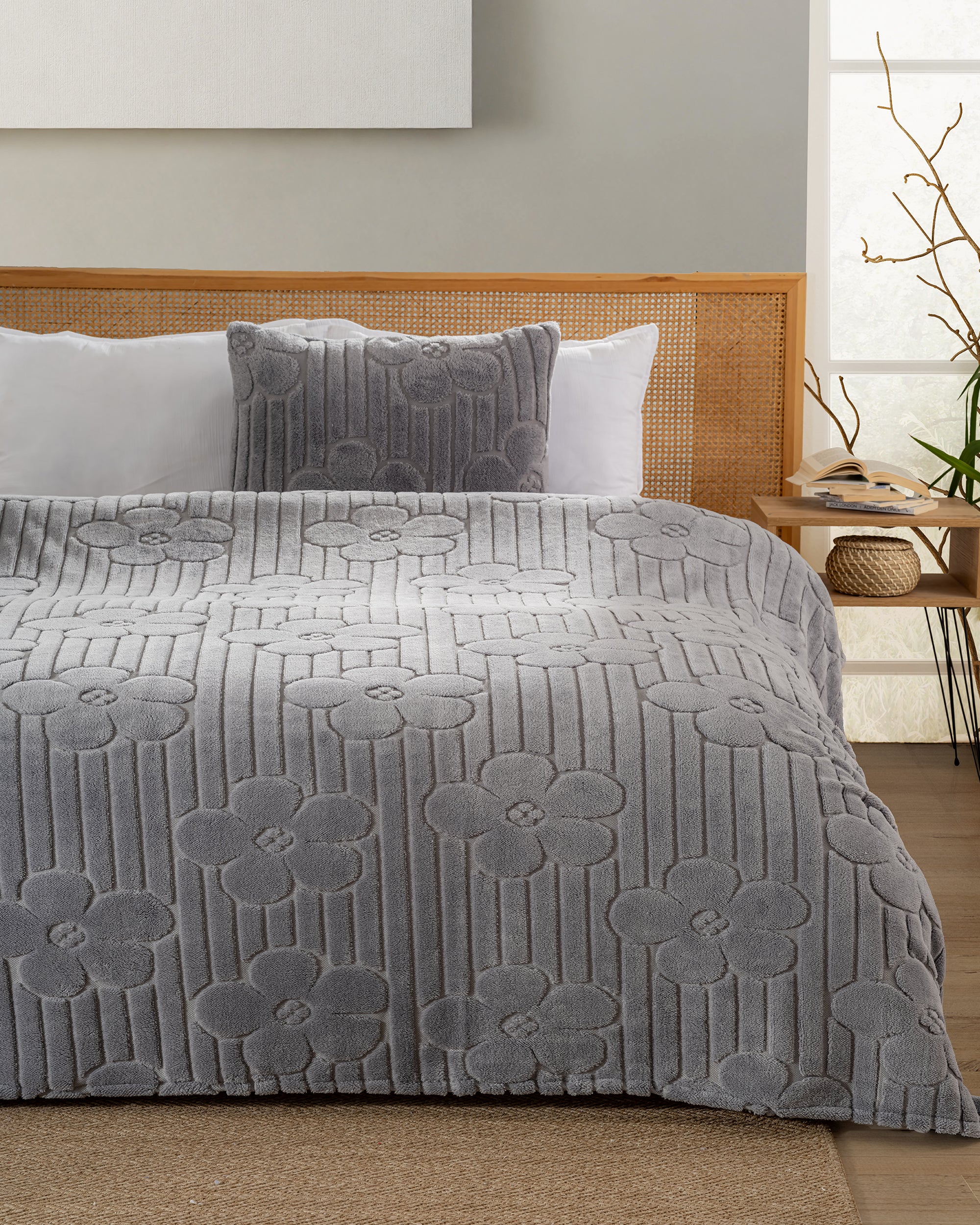 Gri Çiçek Desenli Wellsoft Battaniye & Yastık Kılıfı